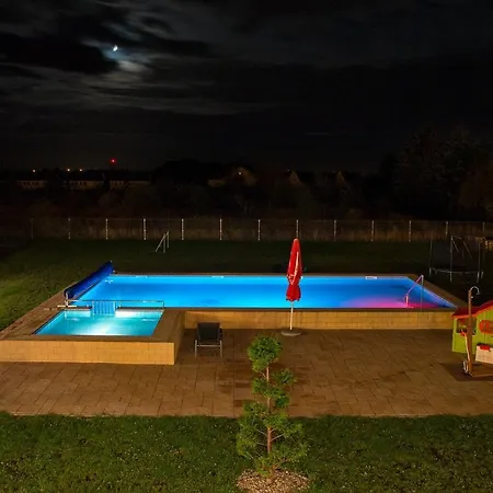 Ferienhaus Aqua Fun Z Basenem *