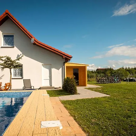 Aqua Fun Z Basenem 达尔沃沃