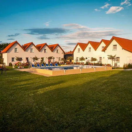 Ferienhaus Aqua Fun Z Basenem Darłowo