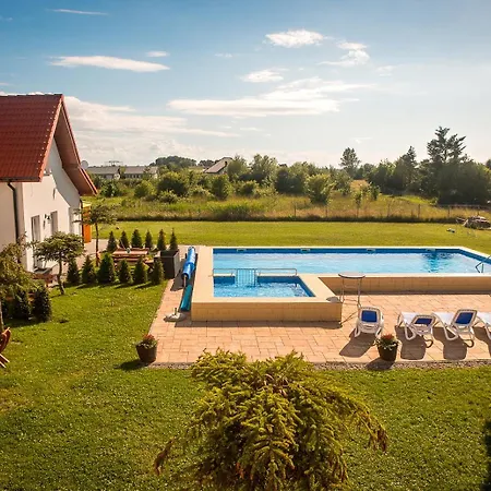 Ferienhaus Aqua Fun Z Basenem