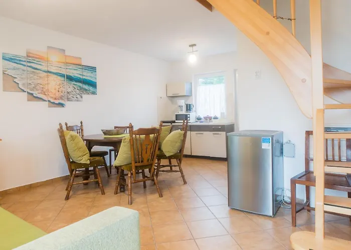 Aqua Fun Z Basenem 达尔沃沃